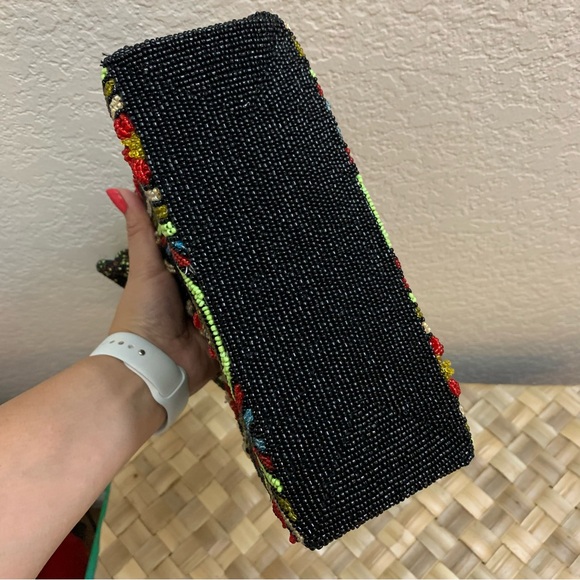 Arrow Designs Hand made beaded handbag 🌺 - Picture 11 of 12